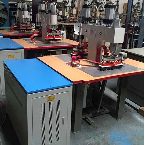 Mesin high frequency modern untuk produksi sampul raport berkualitas